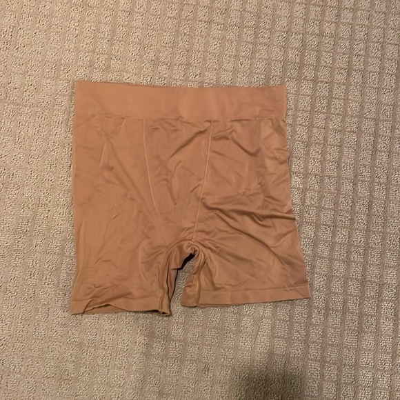 Gymshark shorts - Picture 2 of 2